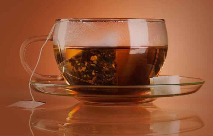 Чай в чашке для ритуала