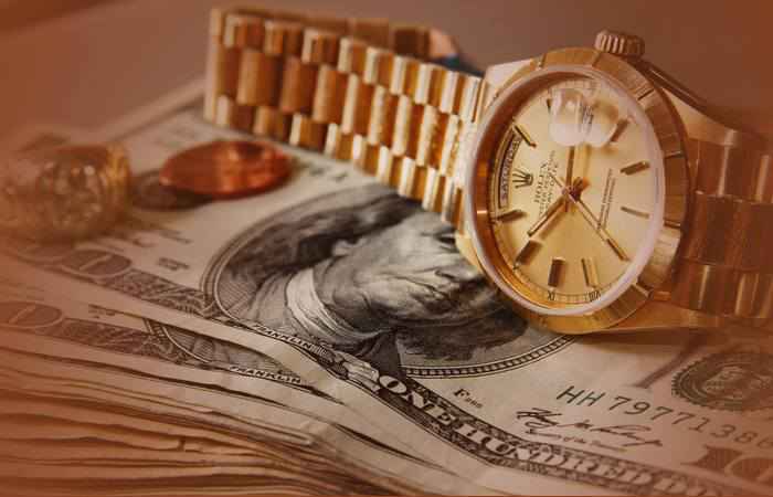 Деньги и золотые часы